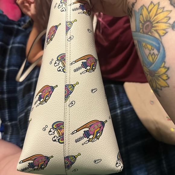 Coach White Limited Edition Rocket Print City Tote Bag - Picture 7 of 12